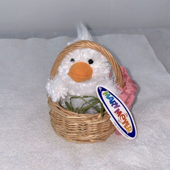 Mary Meyer Duckling With Basket And Grass 5" Duckling With Woven Basket - Picture 7 of 12